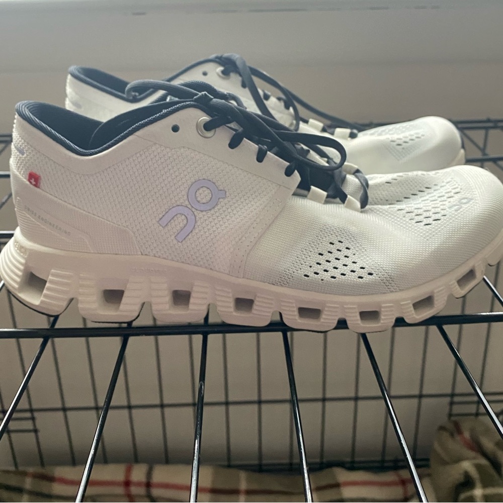 On Cloud 4 waterproof running shoe